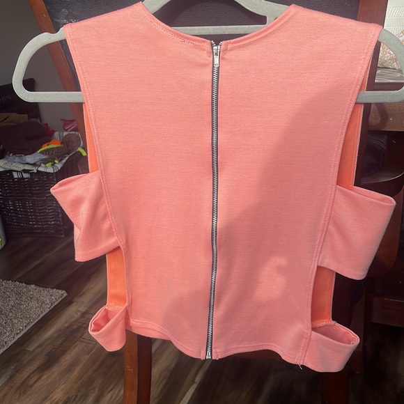 Pink top - Picture 3 of 4